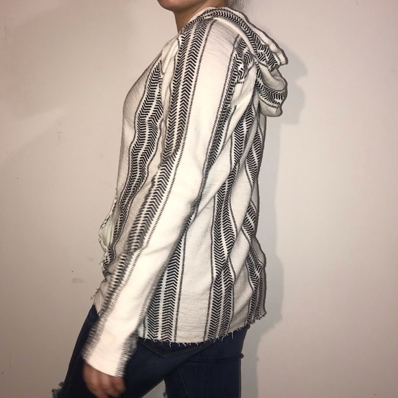 patterned hooded pullover - Picture 2 of 4